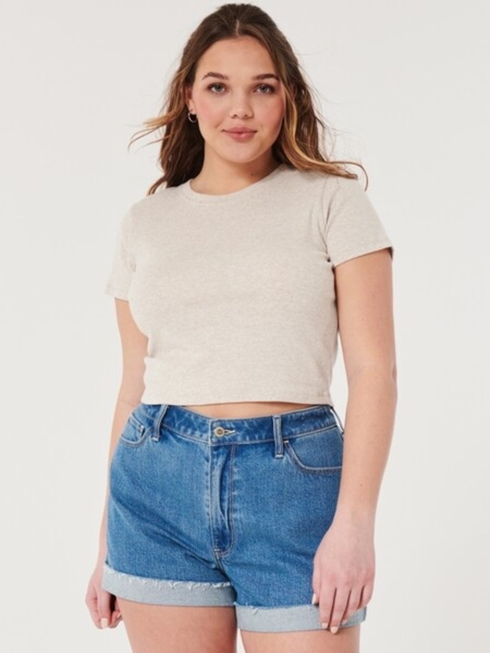 Hollister Women’s Short Sleeve Crew Baby Tee in Heather Cream